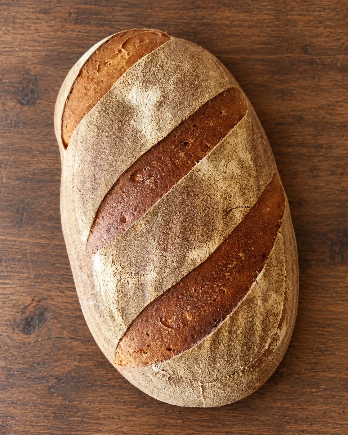 Siegfrieds selbst gebackenes Weizenmischbrot mit kräftig gebräunter Kruste